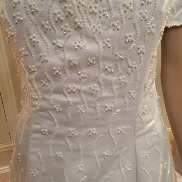 Ivory wedding gown